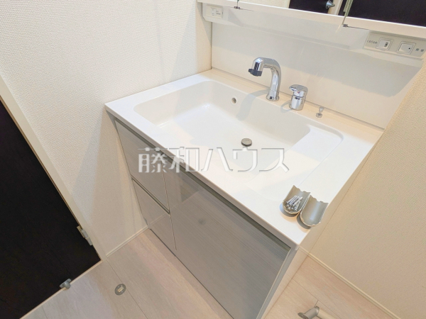 洗面室　【三鷹市中原４丁目】