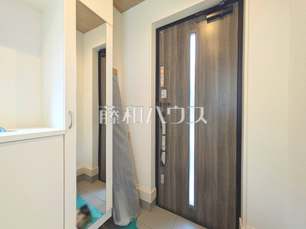 玄関　【三鷹市中原４丁目】