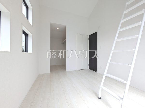 居室　【三鷹市中原４丁目】