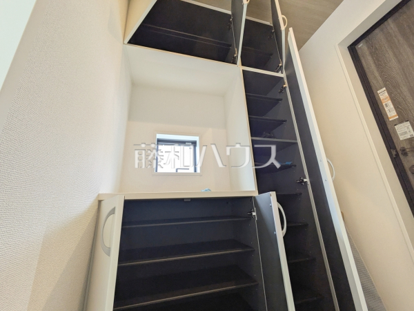 収納　【三鷹市中原４丁目】