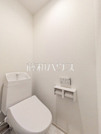 A号棟　トイレ　【練馬区大泉町１丁目】