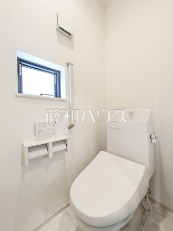 A号棟　トイレ　【練馬区大泉町１丁目】