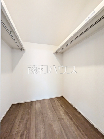 A号棟　ウォークインクローゼット　【練馬区大泉町１丁目】
