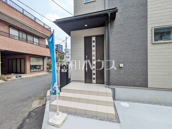 玄関　【国分寺市西恋ヶ窪３丁目】
