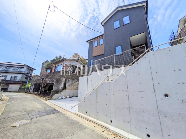 接道状況および現場風景　【福岡市東区香住ヶ丘４丁目】