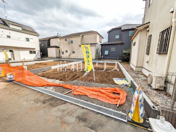 1号棟　現地写真　【清瀬市竹丘３丁目】 見学はしたいけど、なかなか時間が取れない・・・そんな方に出勤前や仕事終わりにマイホームを見学できるサポートをいたします。 