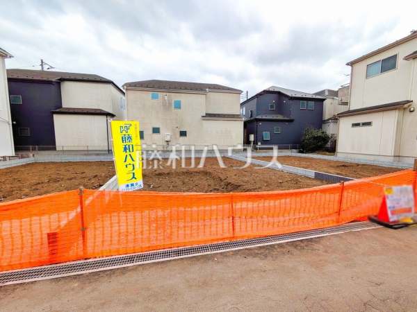 2号棟　現地写真　【清瀬市竹丘３丁目】 建物のプレゼンをさせていただきますので、実際の完成イメージを思い描いていただくことができます。お気軽にお問合せ下さい。 