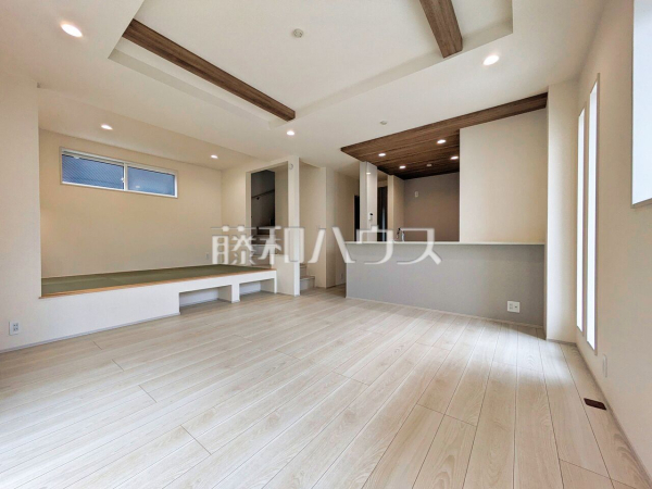 リビング　【東村山市恩多町１丁目】