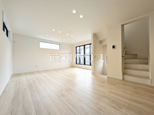 リビング　【中野区江古田１丁目】