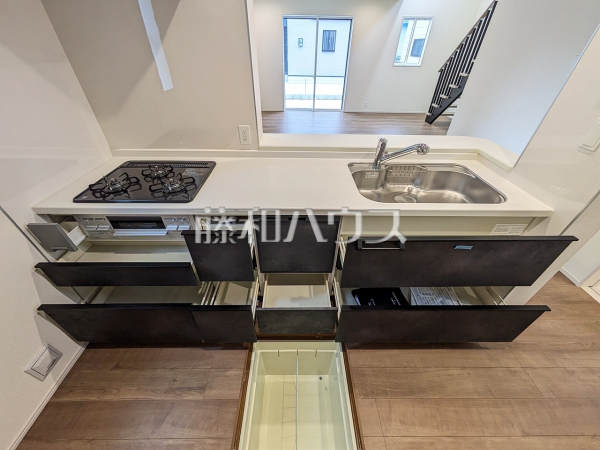 6号棟　キッチン　【福岡市西区横浜１丁目】