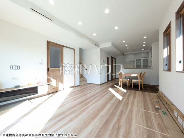 2号棟　リビング　【立川市幸町５丁目】