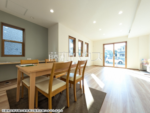 ２号棟　リビング　【立川市幸町５丁目】