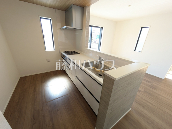 1号棟　キッチン　【八王子市館町】