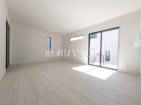 2号棟　リビング　【八王子市館町】