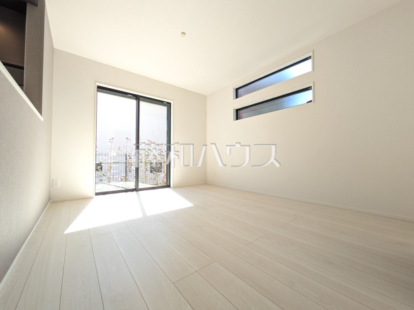 3号棟　リビング　【八王子市館町】