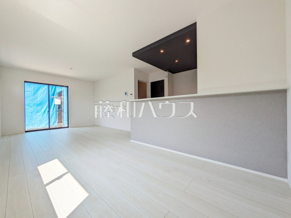 7号棟　リビング　【八王子市館町】