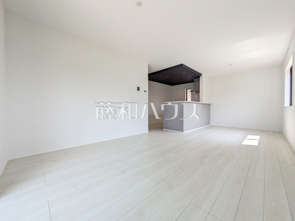 7号棟　リビング　【八王子市館町】