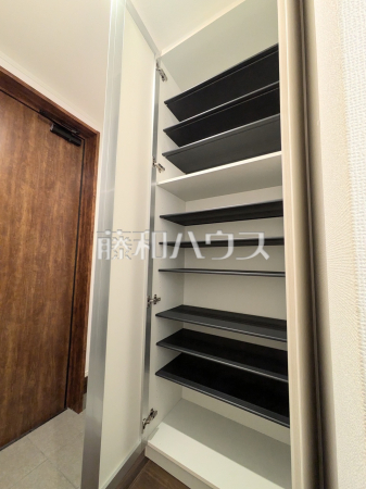 3号棟　玄関収納　【国分寺市東戸倉２丁目】