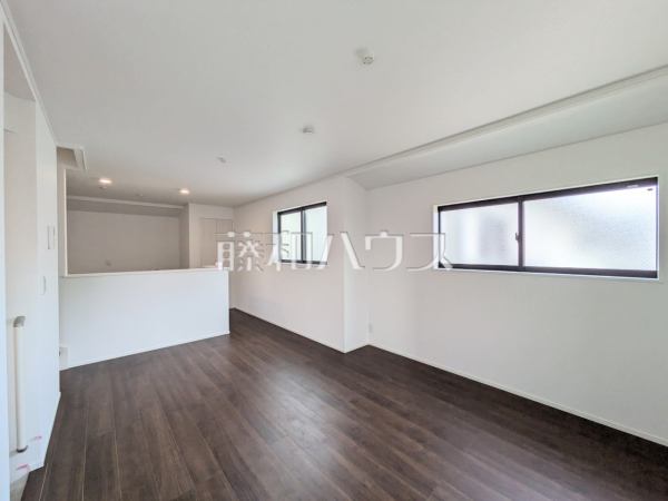 3号棟　リビング　【国分寺市東戸倉２丁目】