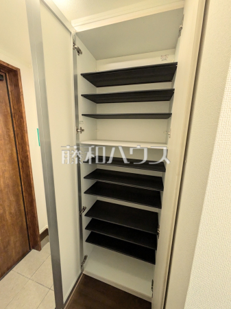 2号棟　玄関収納　【国分寺市東戸倉２丁目】