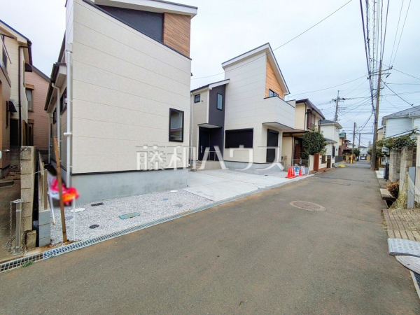 接道状況および現場風景 【所沢市北中3丁目】ぜひ実物をご覧いただきたく思います。喜んでご案内いたしますのでお気軽にお問合せ下さい。 接道状況および現場風景 【所沢市北中3丁目】ぜひ実物をご覧いただきたく思います。喜んでご案内いたしますのでお気軽にお問合せ下さい。