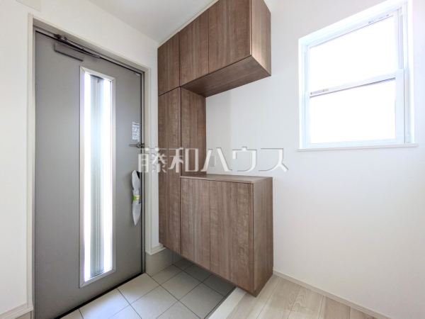 玄関　【新座市野火止３丁目】