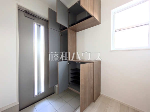 玄関収納　【新座市野火止３丁目】