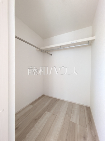ウォークインクローゼット　【新座市野火止３丁目】