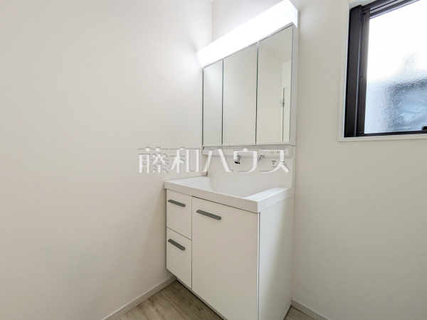 1号棟　洗面室　【日野市多摩平３丁目】