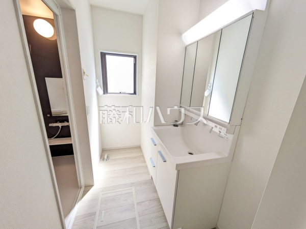 2号棟　洗面室　【日野市多摩平３丁目】