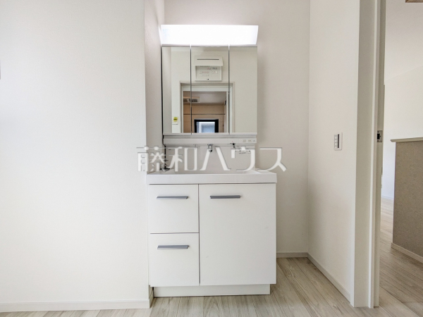 2号棟　洗面室　【日野市多摩平３丁目】