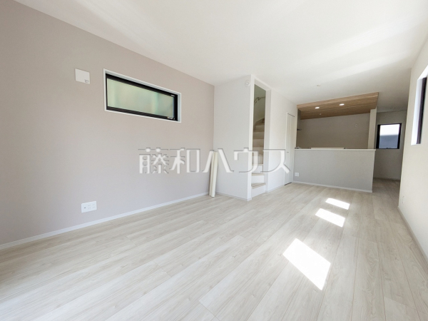 2号棟　リビング　【日野市多摩平３丁目】