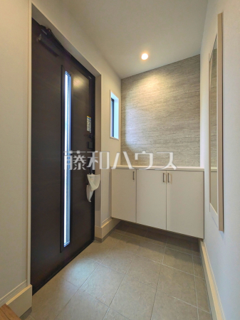 1号棟　玄関　【八王子市長房町】