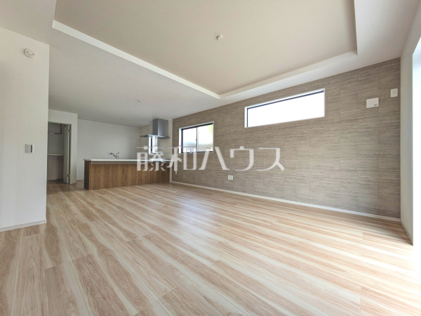 3号棟　リビング　【八王子市長房町】