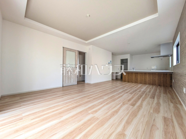 3号棟　リビング　【八王子市長房町】