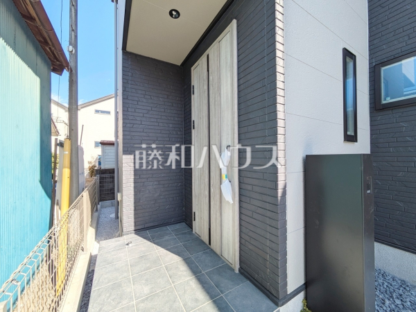 2号棟　玄関　【日野市日野本町５丁目】