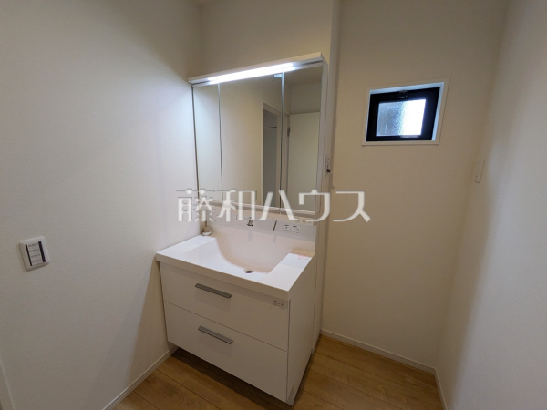 1号棟　洗面室　【府中市西府町３丁目】