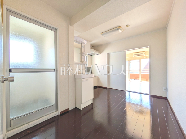 洗面室　【泊第一ビル】