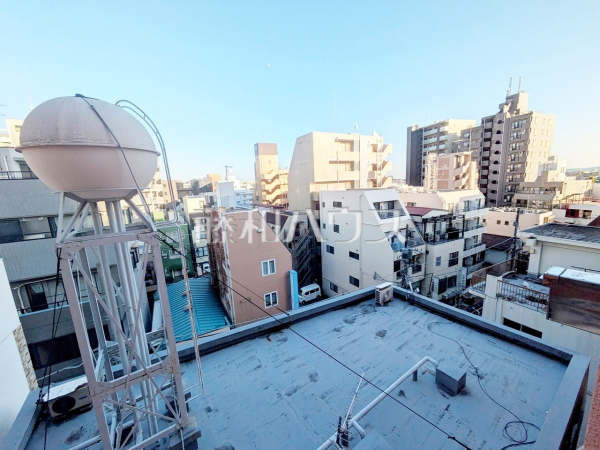 住戸からの眺望写真　【泊第一ビル】