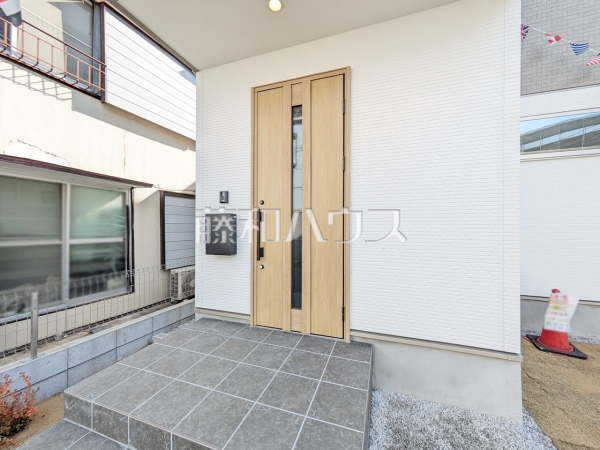 玄関　【富士見市上沢３丁目】