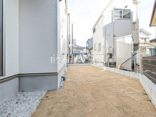 庭　【富士見市上沢３丁目】