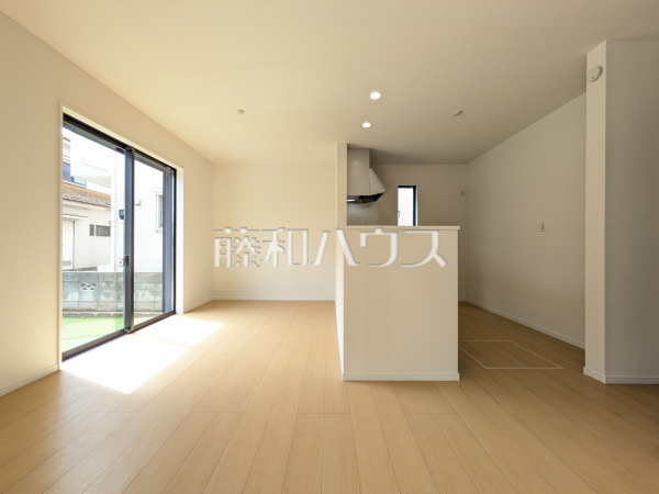 リビング　【東大和市高木２丁目】