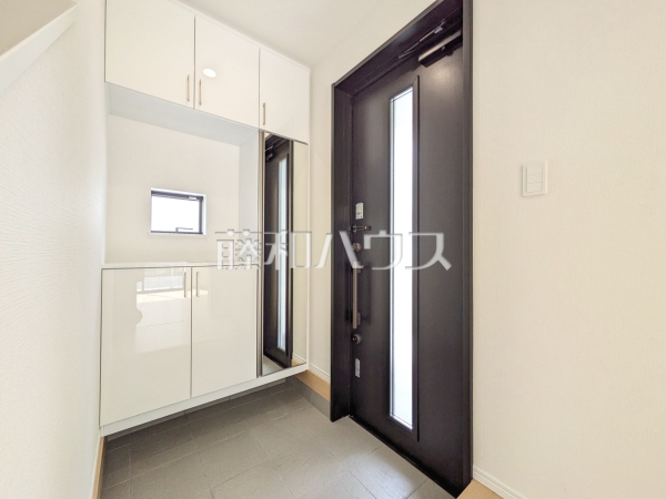 玄関ホール　【東大和市高木２丁目】