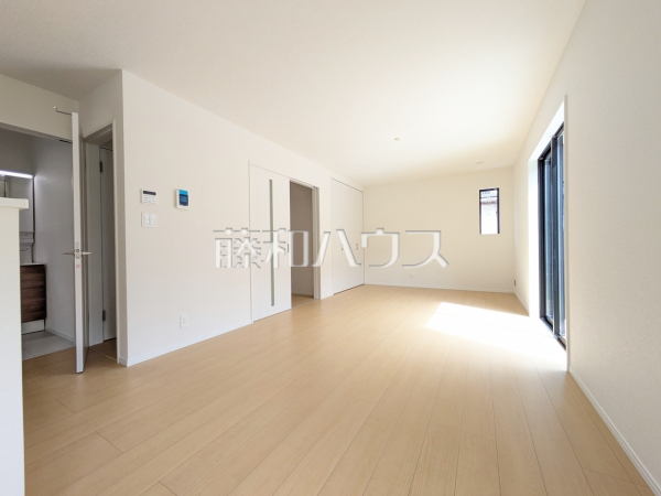 リビング　【東大和市高木２丁目】