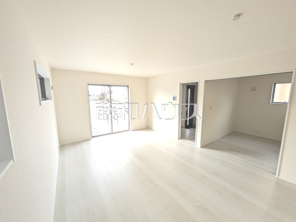 1号棟　リビング　【岩倉市大山寺町神田】