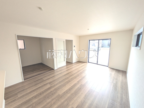 2号棟　リビング　【岩倉市大山寺町神田】