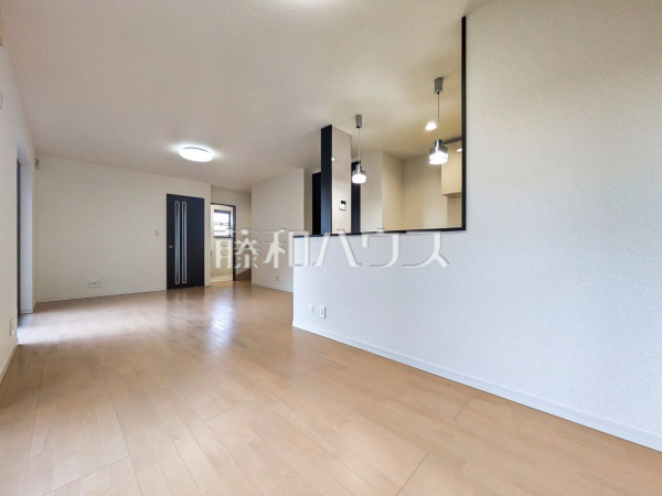 リビング　【八王子市片倉町】