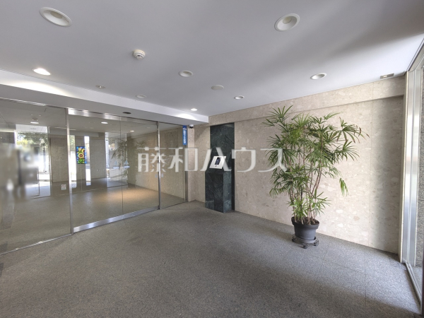 ロビー　【プリムローズ百草園】