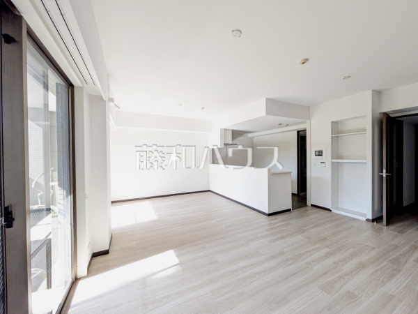 リビング　【プリムローズ百草園】