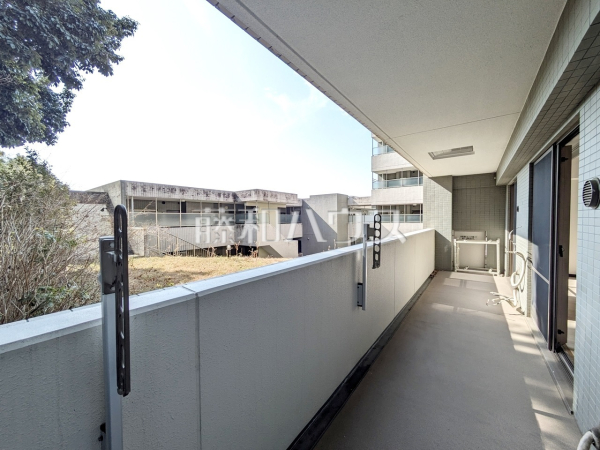 南側バルコニー　【プリムローズ百草園】